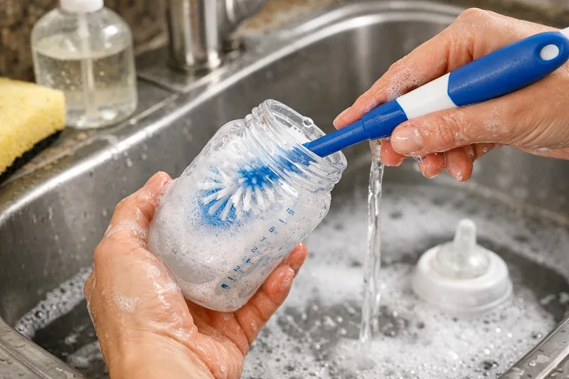 limpiar biberones bebés